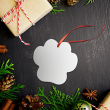 Load image into Gallery viewer, Paw_Print_Ornament_Paw_Lifestyle02_Mockup.png_15725626